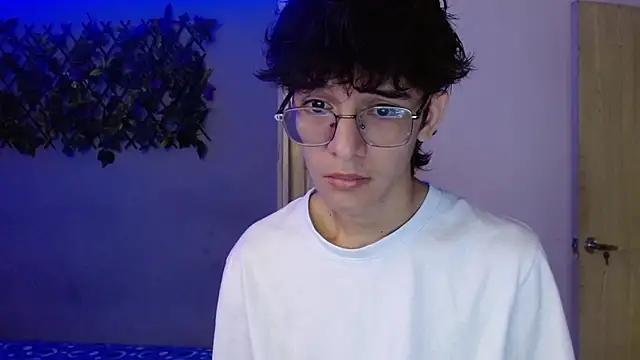 noah millerx online show from March 7, 12:07 am