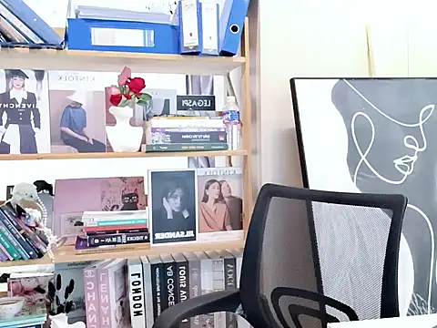 LeNaLyy online show from March 18, 1:42 am