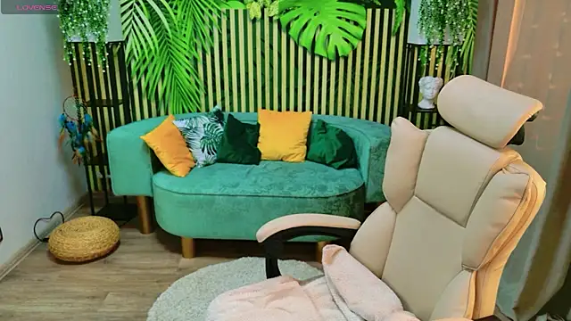 JulieHiL online show from March 14, 6:41 am