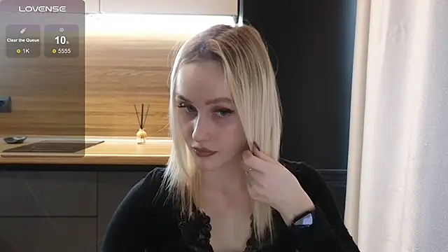 Snapshot of Bella_Villen chatting on June 25, 1:04 pm Bella Villen online show from June 25, 1:04 pm