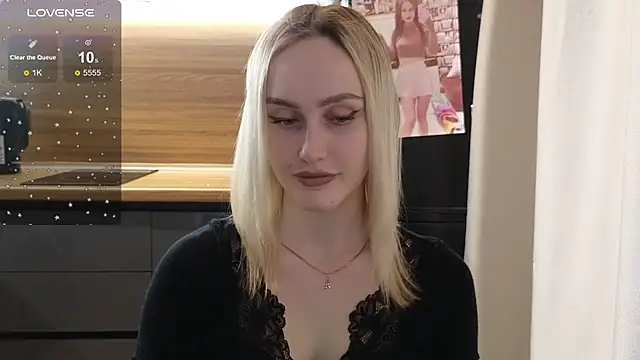 Snapshot of Bella_Villen chatting on July 23, 9:40 am Bella Villen online show from July 23, 9:40 am