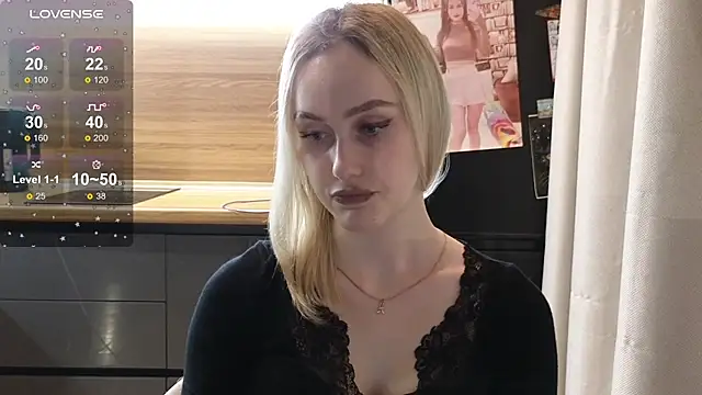 Snapshot of Bella_Villen chatting on July 24, 6:50 pm Bella Villen online show from July 24, 6:50 pm
