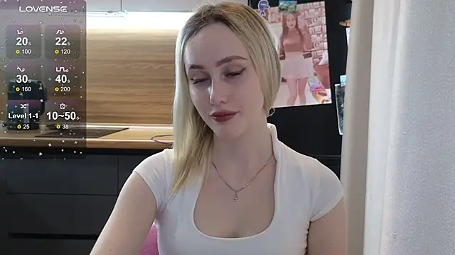 Snapshot of Bella_Villen chatting on July 25, 10:13 am Bella Villen online show from July 25, 10:13 am