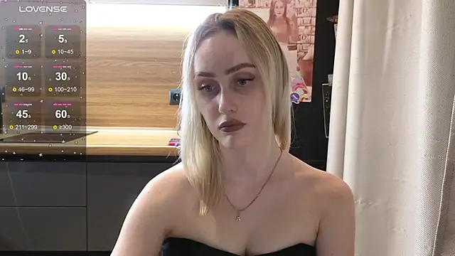 Snapshot of Bella_Villen chatting on August 2, 3:54 pm Bella Villen online show from August 2, 3:54 pm