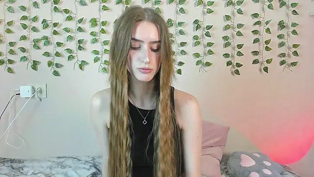 EllieRough online show from June 15, 3:31 am