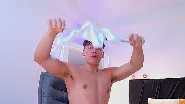 NIKLAS BRAUNN01 online show from March 10, 11:37 am