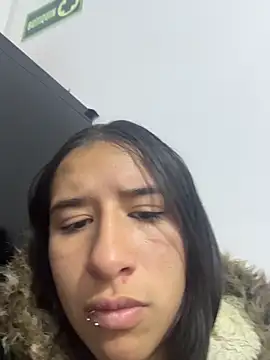 Snapshot of LilyRossi_ chatting on May 2, 12:10 pm LilyRossi online show from May 2, 12:10 pm