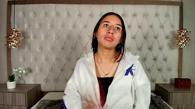 Snapshot of LilyRossi_ chatting on May 22, 1:50 pm LilyRossi online show from May 22, 1:50 pm