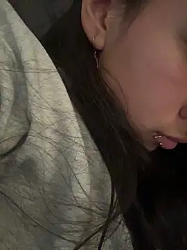 LilyRossi  online show from June 19, 12:20 pm