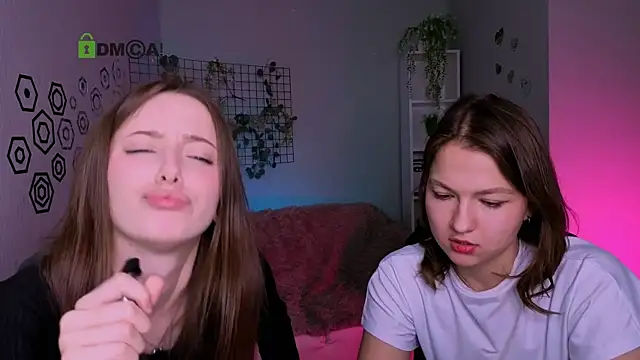 chloe ley online show from April 29, 5:30 pm