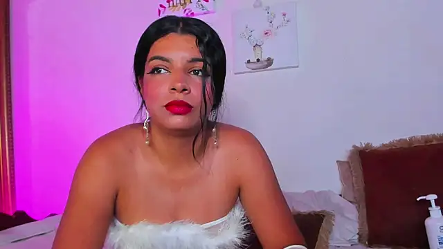Arianna Moore online show from June 18, 10:25 pm