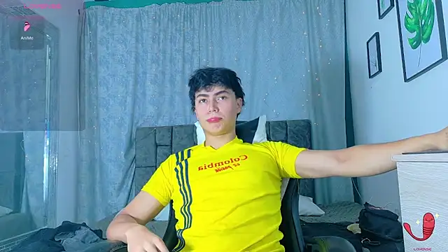 Dantekent online show from June 8, 1:44 pm