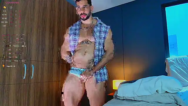 Snapshot of massimo_visconti chatting on June 11, 2:59 pm massimo visconti online show from June 11, 2:59 pm