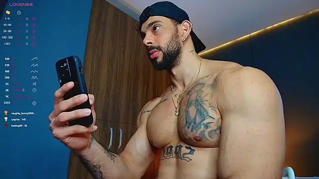 Snapshot of massimo_visconti chatting on July 28, 7:39 pm massimo visconti online show from July 28, 7:39 pm