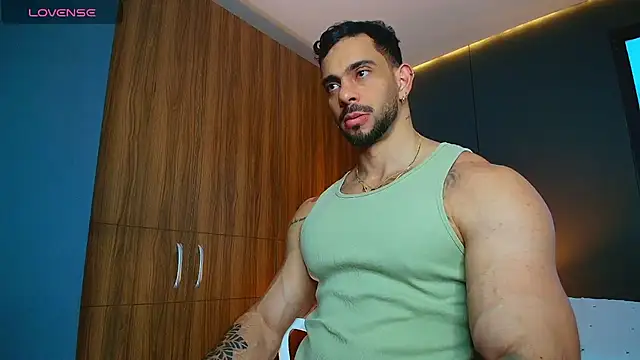 Snapshot of massimo_visconti chatting on July 30, 6:40 pm massimo visconti online show from July 30, 6:40 pm
