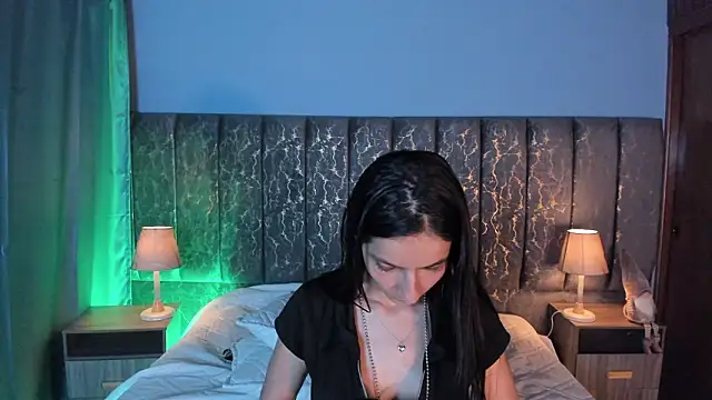 Samantha Velle online show from March 17, 1:54 am