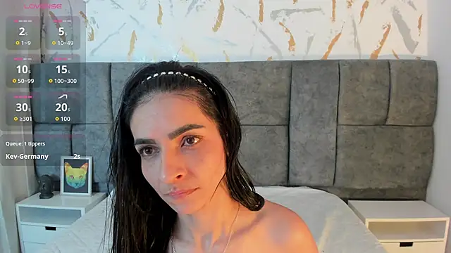 Samantha Velle online show from May 24, 2:16 am