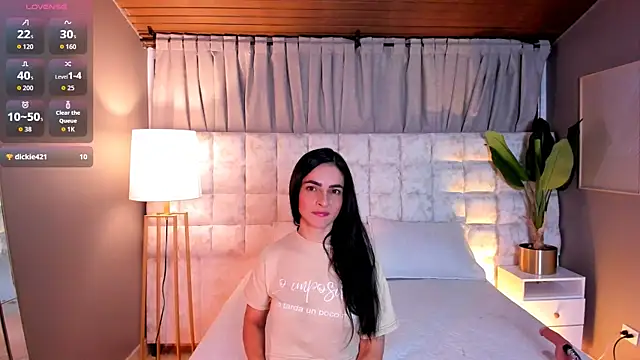 Samantha Velle online show from June 4, 1:50 pm
