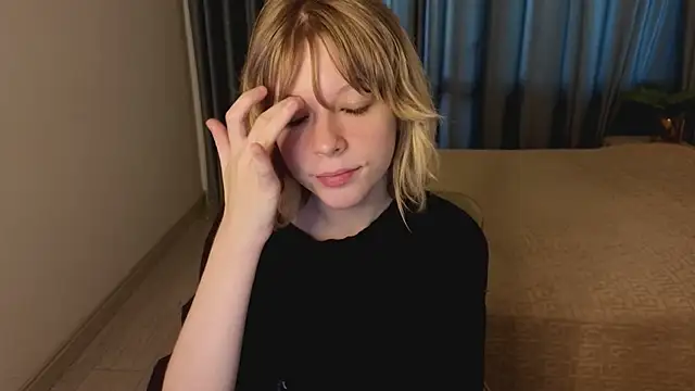 MollySally online show from June 18, 4:13 am