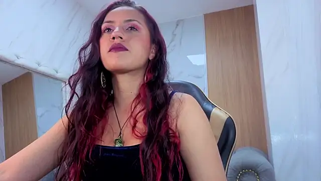 Snapshot of Lola_roses_tf chatting on July 10, 8:11 pm Lola roses tf online show from July 10, 8:11 pm