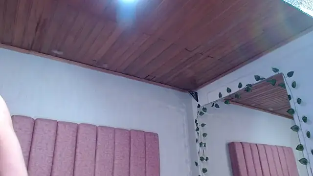 Snapshot of SaraLjordad chatting on June 27, 4:45 pm SaraLjordad online show from June 27, 4:45 pm