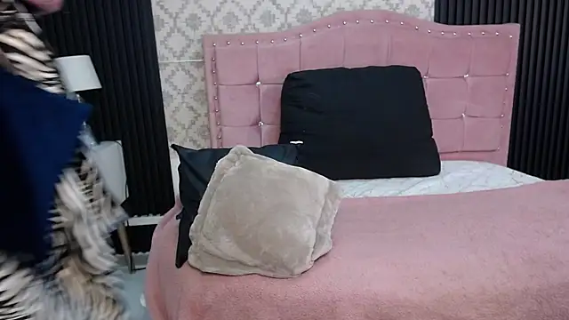 Snapshot of SaraLjordad chatting on July 22, 5:49 pm SaraLjordad online show from July 22, 5:49 pm