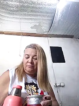 momismilf544 online show from April 19, 3:44 pm
