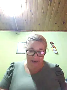 momismilf544 online show from April 22, 2:03 am