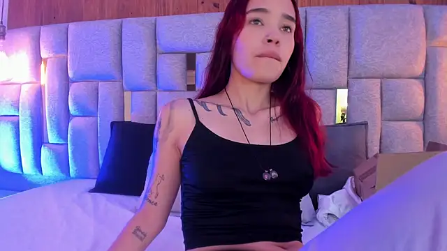 camilaa smith  online show from July 12, 8:22 pm