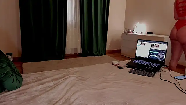 LadyAriaHunt online show from June 16, 4:15 am