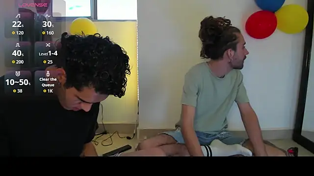 Snapshot of Jean_And_PaulXL chatting on June 20, 11:18 pm Jean And PaulXL online show from June 20, 11:18 pm