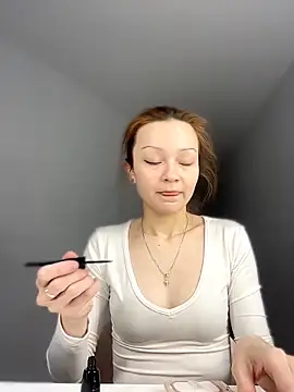 SadieSink  online show from May 1, 6:18 am