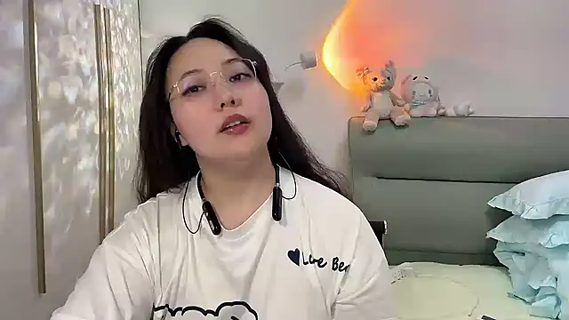 Snapshot of Susu-36E chatting on June 19, 8:23 pm Susu-36E online show from June 19, 8:23 pm