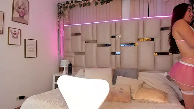 Hanna klover online show from February 28, 4:02 am