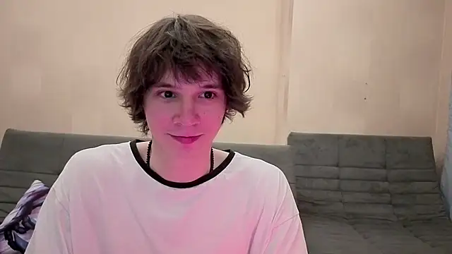 AnthonyCuutie online show from August 8, 2:30 pm