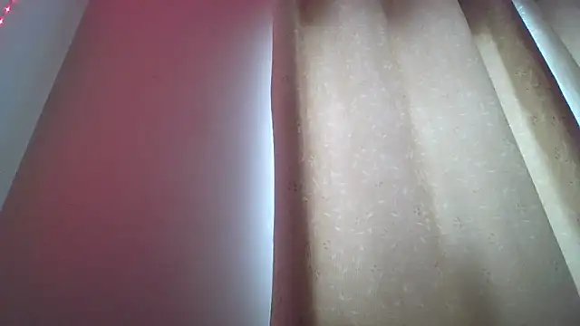 Snapshot of SexyGemBeauty chatting on June 19, 1:15 pm SexyGemBeauty online show from June 19, 1:15 pm