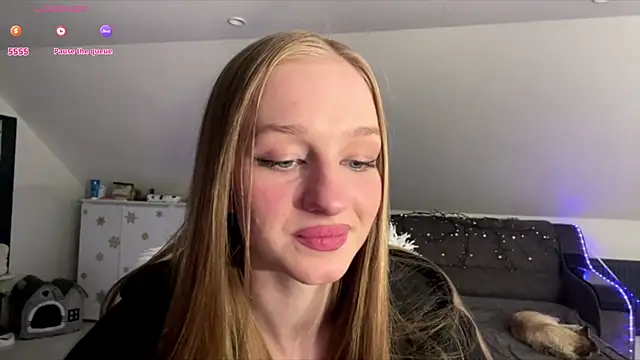 Anika Socutehe online show from June 26, 8:35 pm