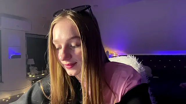 Anika Socutehe online show from June 29, 9:37 pm