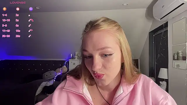 Anika Socutehe online show from July 29, 9:24 pm