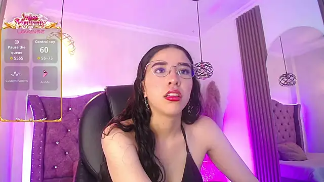 Amara Davis1 online show from April 27, 5:05 am