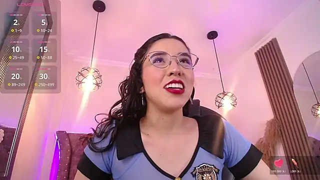 Snapshot of Amara_Davis1 chatting on July 24, 4:43 am Amara Davis1 online show from July 24, 4:43 am