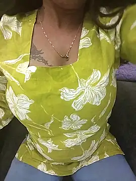 Tinaa baby online show from May 6, 6:35 pm