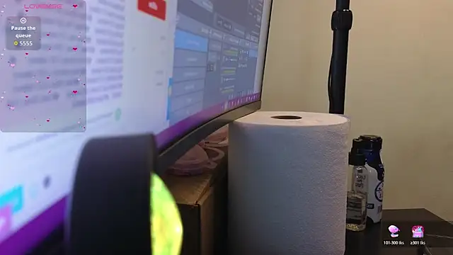 Snapshot of nikolwalter_ chatting on July 1, 4:58 am nikolwalter online show from July 1, 4:58 am