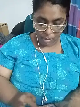 Snapshot of deepika-mallus chatting on June 17, 6:53 pm deepika-mallus online show from June 17, 6:53 pm