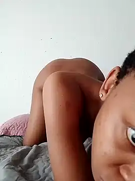 thesweetpea online show from April 28, 6:18 am