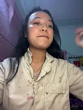 Leeeeiu online show from March 3, 4:57 pm