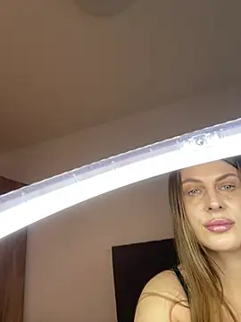 LucyWillow online show from June 15, 7:43 am