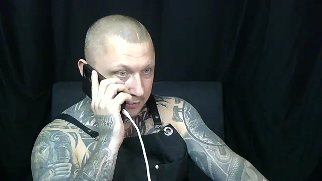 devilWithTats online show from June 20, 9:12 am