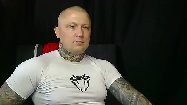 devilWithTats online show from July 6, 3:14 pm