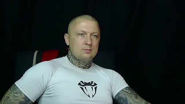 devilWithTats online show from July 8, 3:16 pm